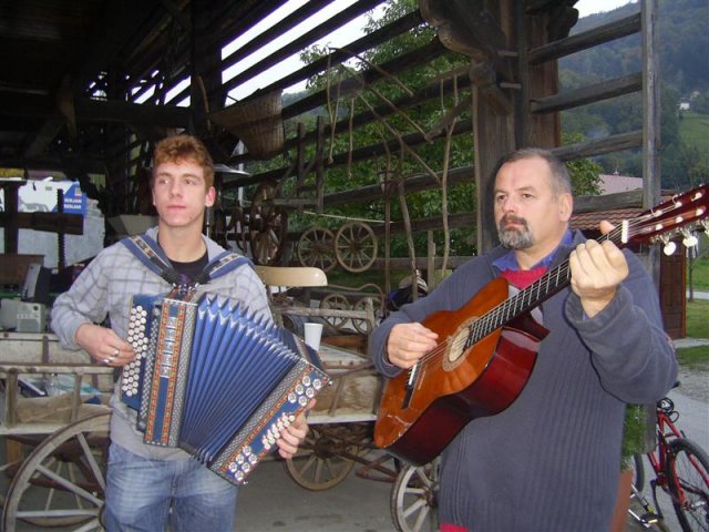 Nemško slovenski ansambel
